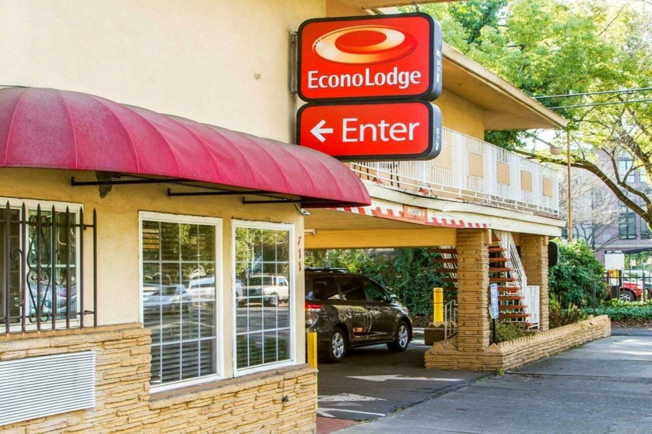 Econo Lodge Sacramento Convention Center Exterior photo