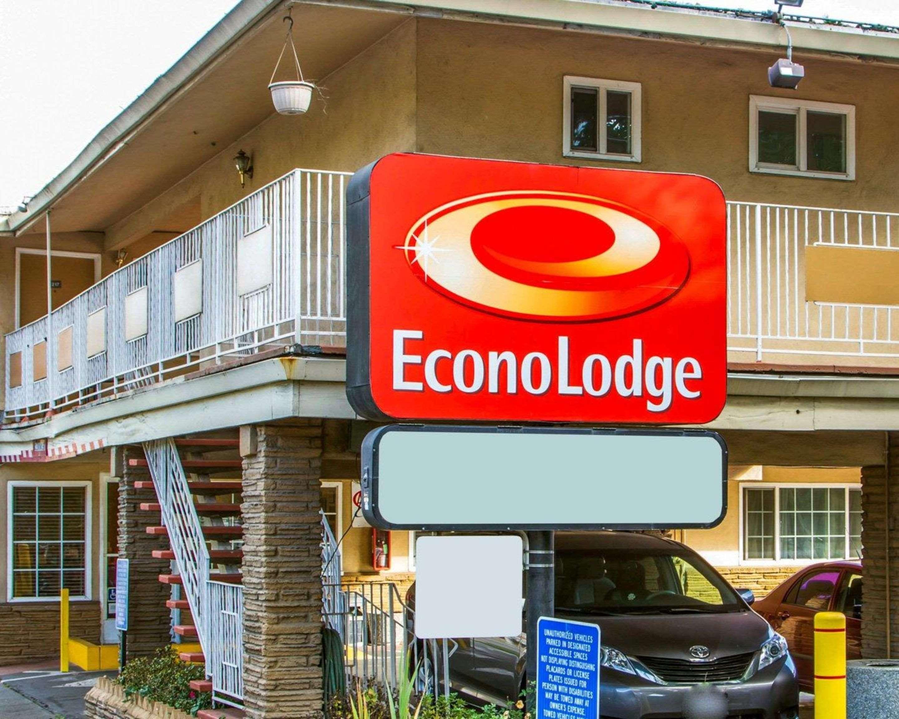 Econo Lodge Sacramento Convention Center Exterior photo